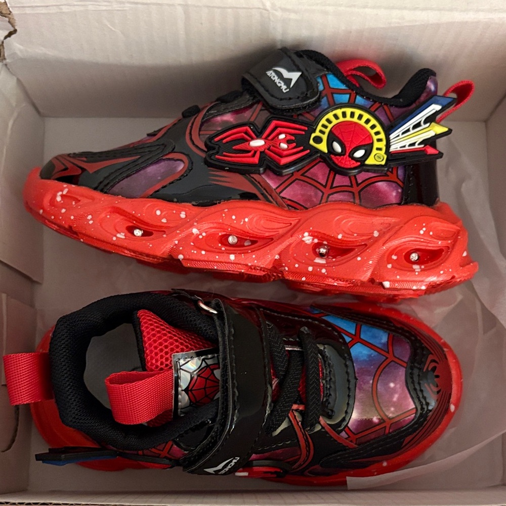 Spider- Man Kids Light up Shoes - Red and Black